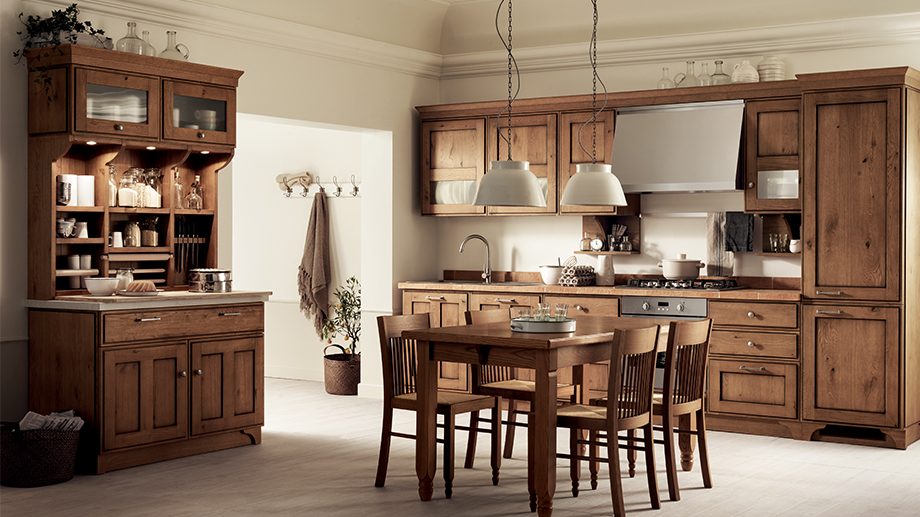 Tavolo classico in legno per cucina