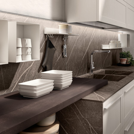 Come aggiungere un tocco classico a una cucina moderna